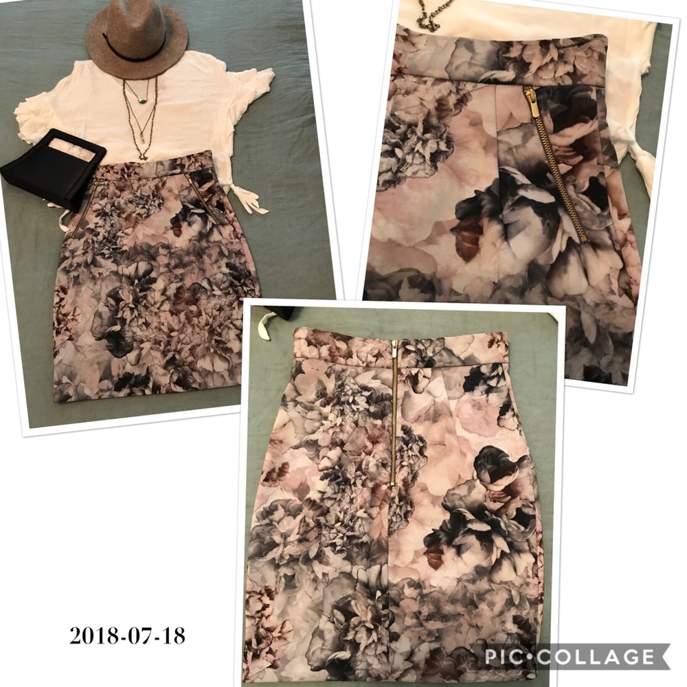 Floral Skirt 🖤🖤🖤